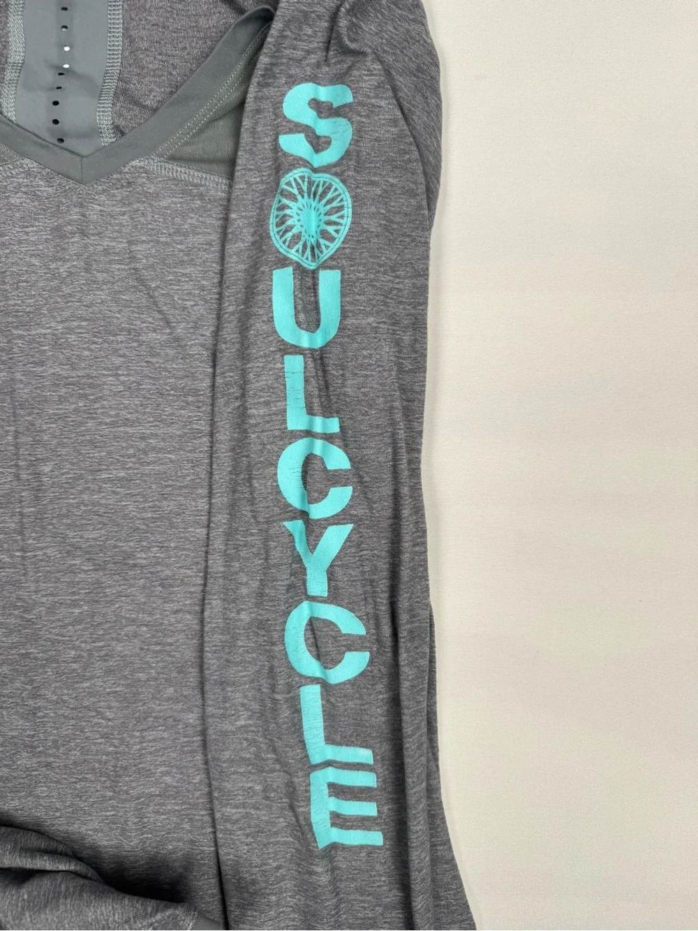 Lululemon Pace Pusher Long Sleeve Shirt Gray Mesh Women’s 6 Soulcycle Logo